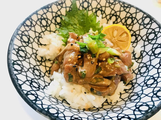 初夏のごま鯵丼