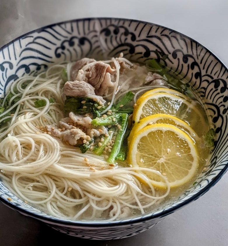 冷え性撃退！豚肉と春菊の生姜にゅうめん