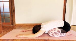 血行促進・疲労回復のヨガ-上向きの犬のポーズ04