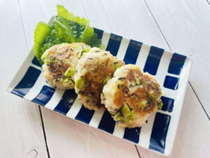 女性ホルモンを整えるレシピ-エビと枝豆の揚げないふわふわさつまあげ