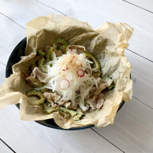 夏バテ解消-ゴーヤと豚肉のニンニク梅味噌の蒸し焼きしゃぶサラダ