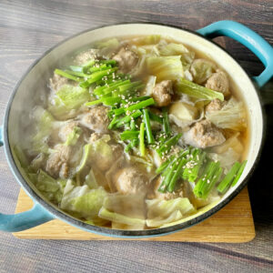 腸活レシピ-食物繊維たっぷり鶏団子とキャベツのお鍋