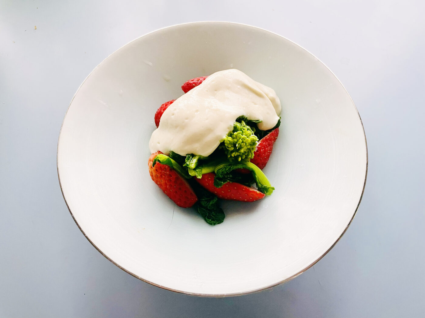 春の片頭痛ケアに-いちごと菜の花の白和え